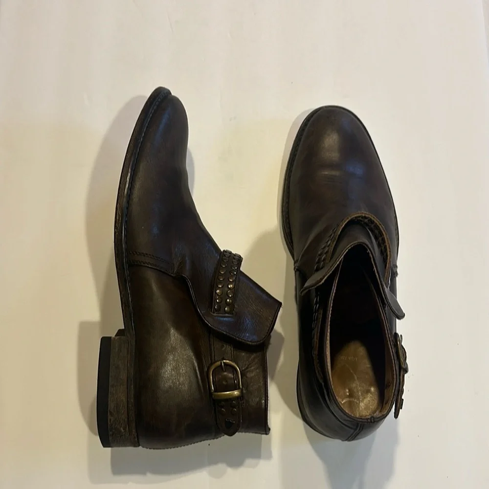 Hollywood Trading Co HTC brown leather ankle boots w side adjust buckle Italian